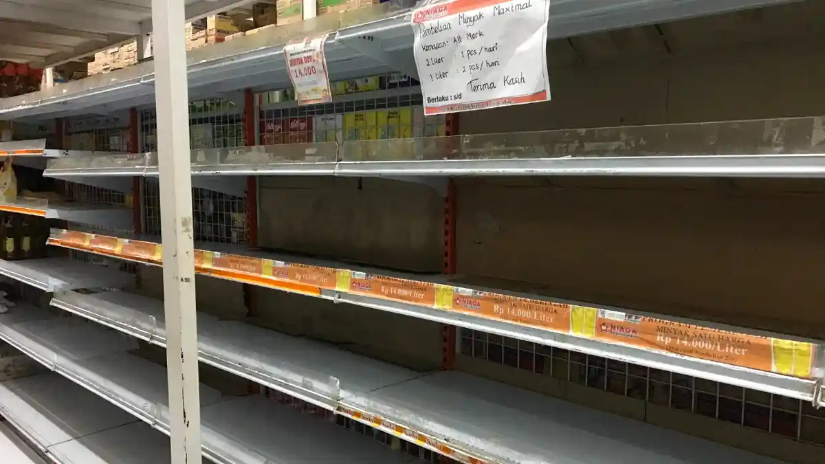 Aturan HET Resmi Dicabut: Minyak Goreng di Kota Mataram Masih Langka