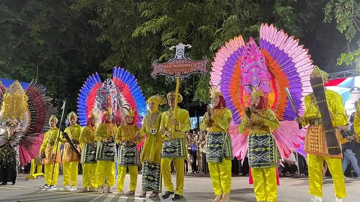 750 Peserta dari 23 Komunitas Meriahkan Karnaval Budaya HUT Sulteng ke-61