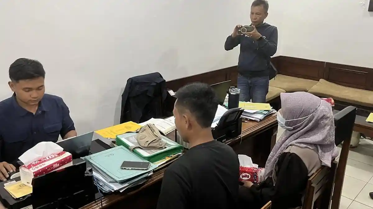 Водителя автобуса в Чамисе напал мужчина с самурайским мечом, но он оказался не тем человеком
