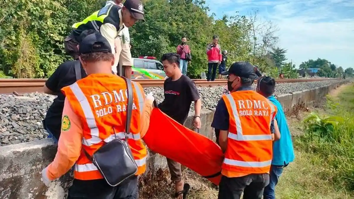 Pria Bertopi Tertemper KA Joglosemarkerto di Karanganyar, Polisi Masih Cari Identitas Korban