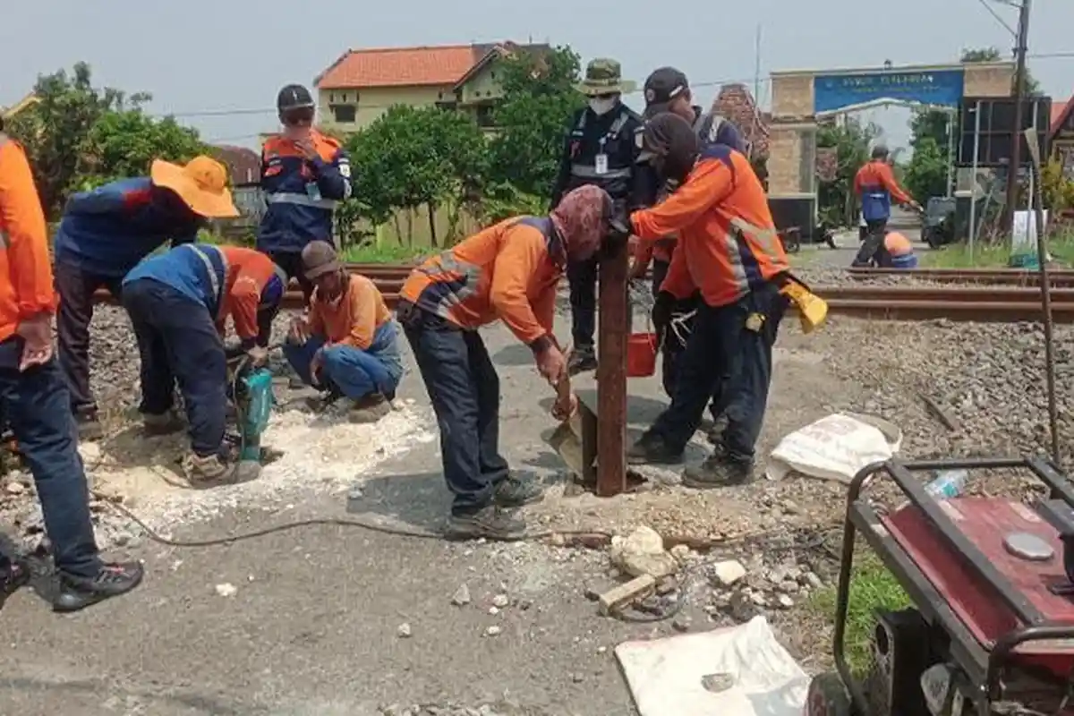 Pasca KA Jaya Baya Tabrak Sedan Timor di Lamongan, Perlintasan di Plosowahyu Dipatok PT KAI