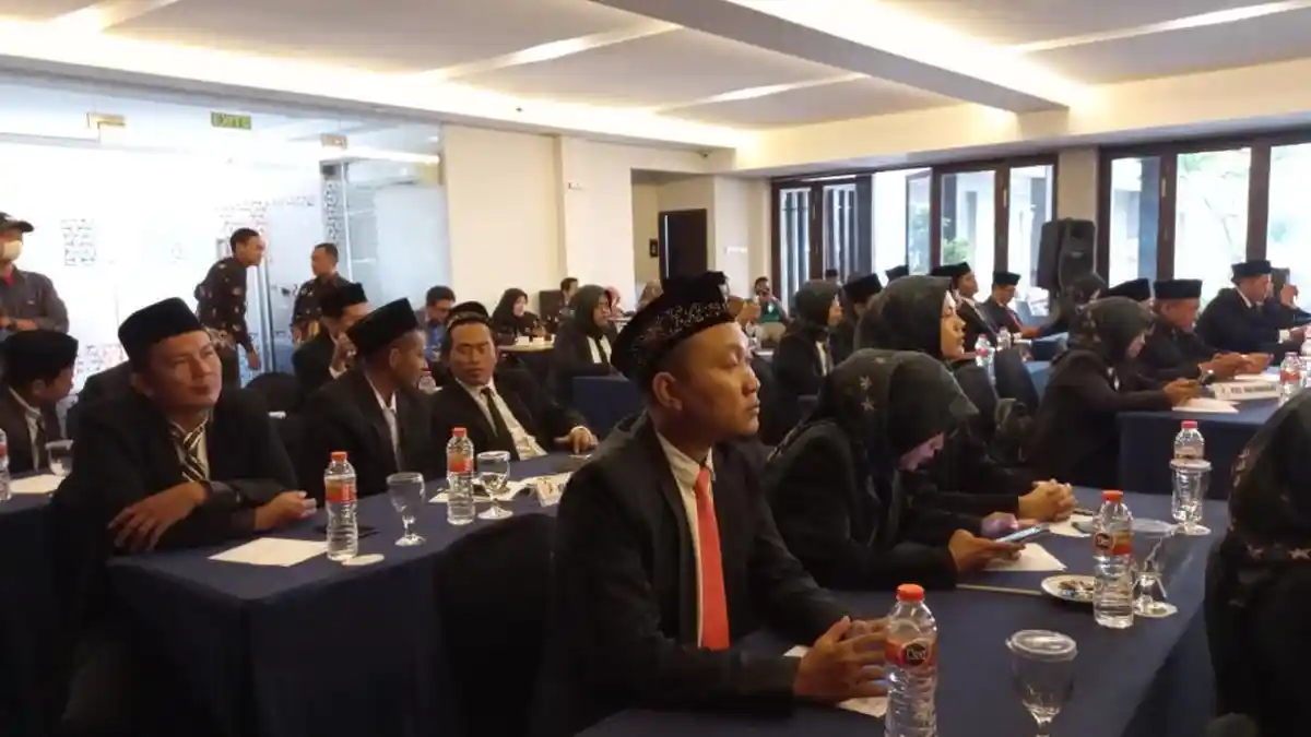 Resmi Dilantik, 48 Panwascam di Kabupaten Jepara Diminta Tancap Gas Lakukan Pengawasan