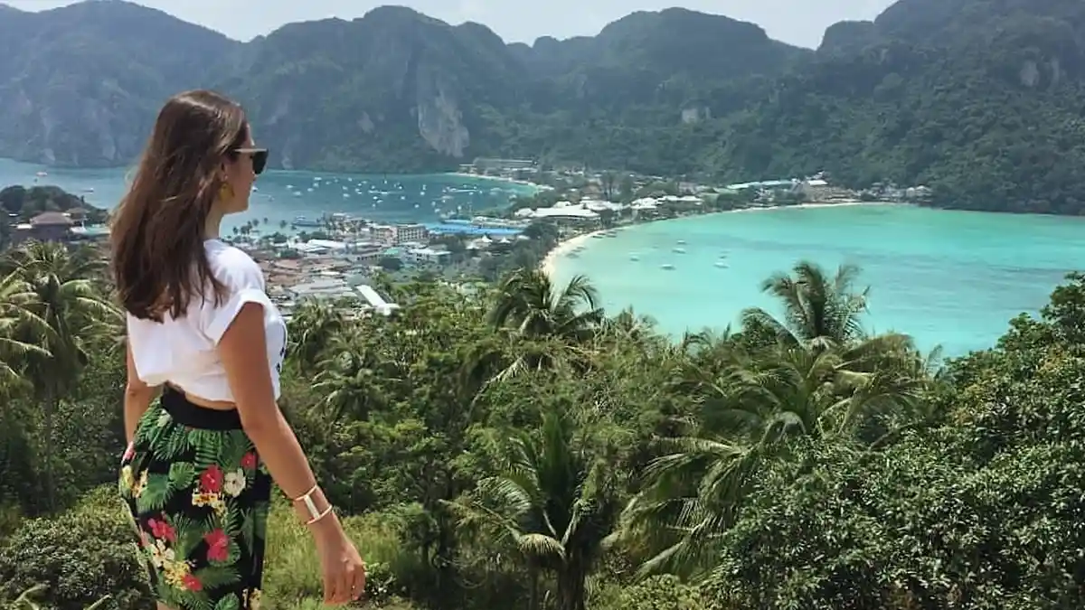 Panduan 7 Tips Menghemat Uang Saat Berwisata ke Thailand, Gunakan Wifi Gratis