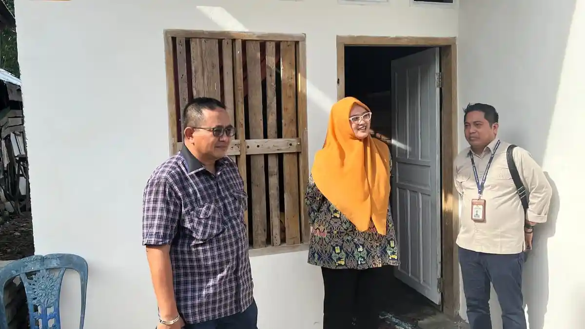 Muhammad Fauzi Tinjau Program Bedah Rumah di Palopo, Total 100 Titik Tahun 2022