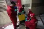 Penyemprotan Disinfektan di Pasar Tanah Abang Jelang New Normal