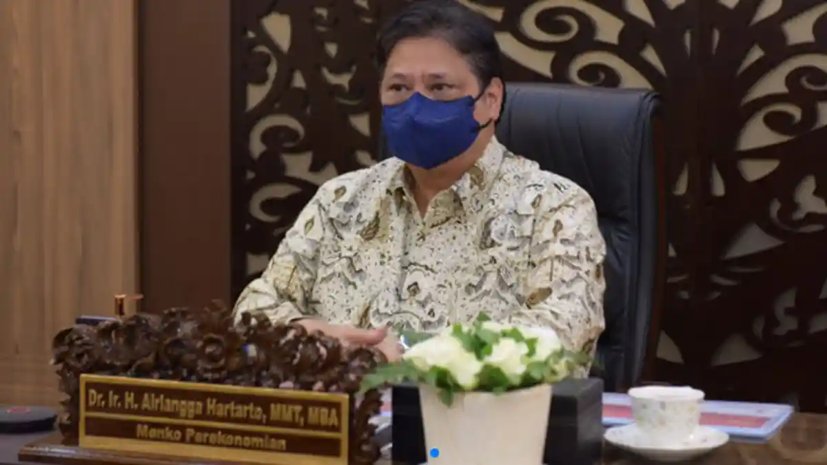 Kasus Covid-19 Menurun, Airlangga Tetap Waspada Hadapi Event Nasional dan Libur Nataru