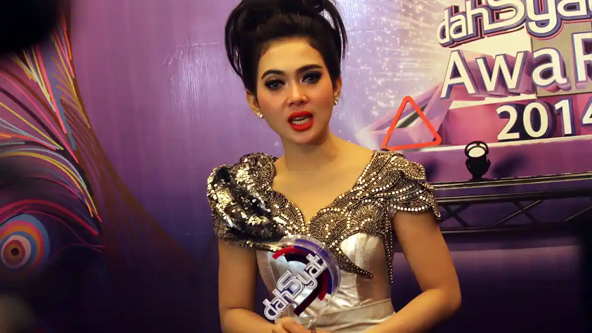 Deddy Dores Sebut Syahrini Mirip Nike Ardilla