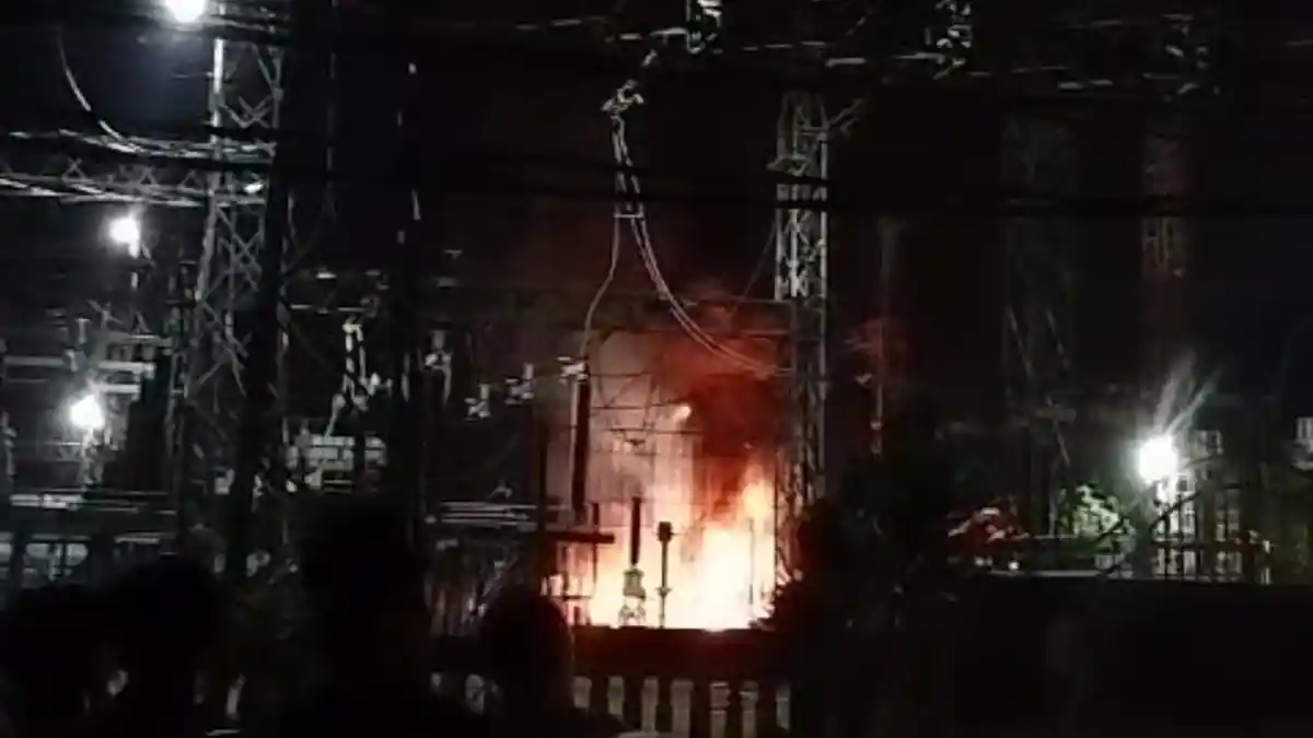 Gardu Induk PLN Di Gianyar Meledak, Bali Timur Gelap Gulita