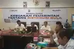 tim-satgas-pangan-ntt-rapat-dengan-distributor-gula_20171018_141625.jpg