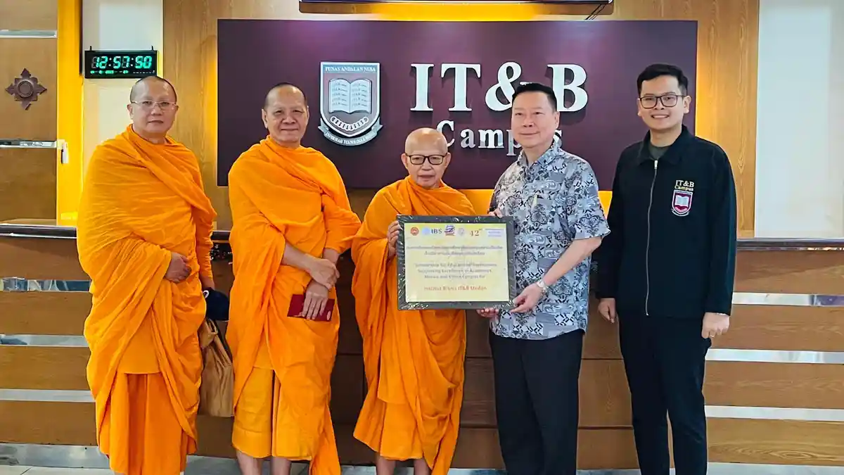 Institut Bisnis IT&B Menerima Penghargaan dari IBS dan MBMI
