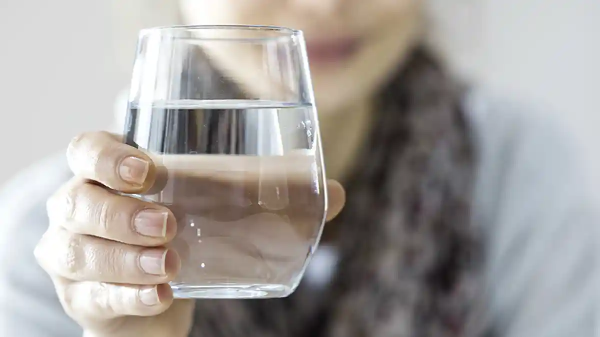Tak Perlu Minum Obat Pelangsing, Begini Cara Menurunkan Berat Badan dengan Konsumsi Air Putih