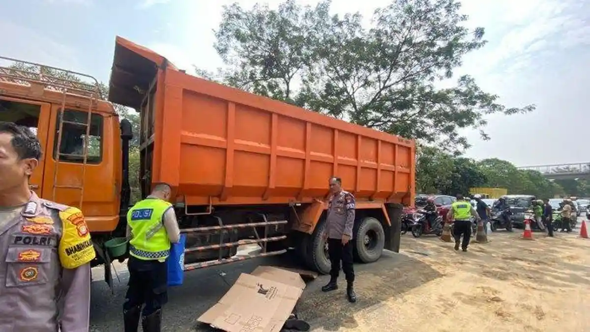 Kronologi Kecelakaan Maut Pria Terjatuh Gara-gara Tumpahan Minyak hingga Tewas Tergilas Truk
