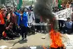 aksi-demo-mahasiswa-mojokerto-raya-menolak-kenaikan-harga-bbm.jpg