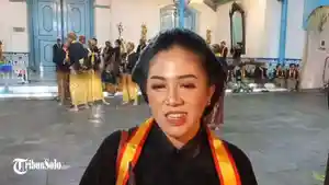 Mbak-Rara-pawang-hujan-kondang.jpg