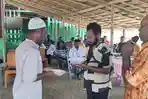 Tradisi Tukar Piring dalam Agama Keluarga Jaga Kerukunan Islam-Kristen di Kaitaro