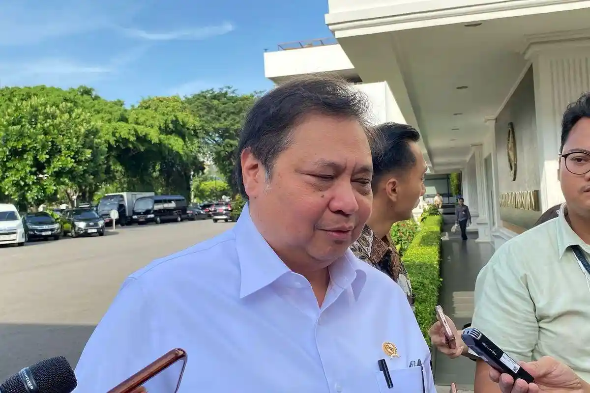 Imbas IHSG Anjlok 6 Persen, Prabowo Panggil Airlangga ke Istana