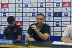 Pelatih-Persija-Jakarta-Thomas-Doll-saat-memberikan-keterangan-pers-usai-laga-lawan-Dewa-United.jpg