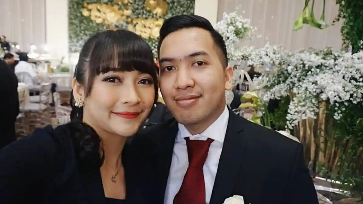 Bikin Para 'Wota' Patah Hati, Devi Kinal Putri Mantan Member JKT48 Resmi Dilamar Kekasih