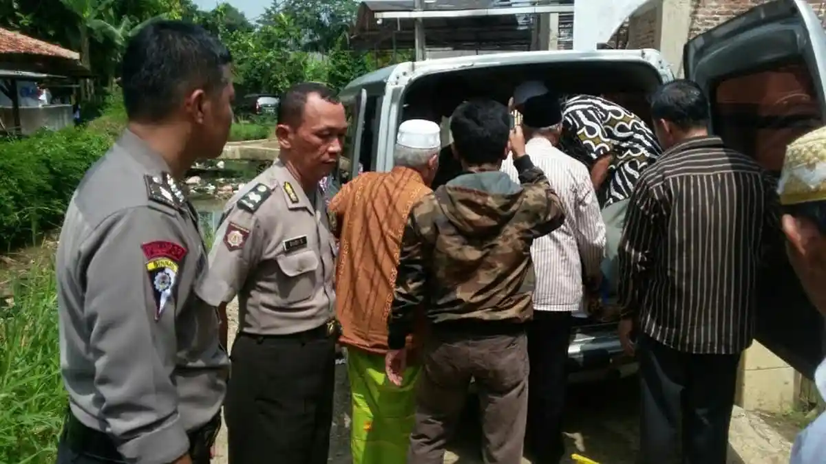 Pintu Diketuk, Guru Honorer Terbujur Kaku Dekat Kamar Mandi