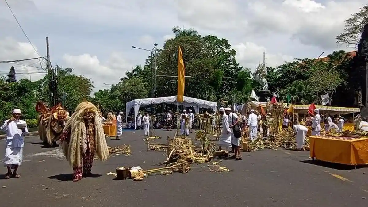 Tawur Agung Kesanga di Kantor Bupati Jembrana Dirangkai dengan Caru Nawa Gempang