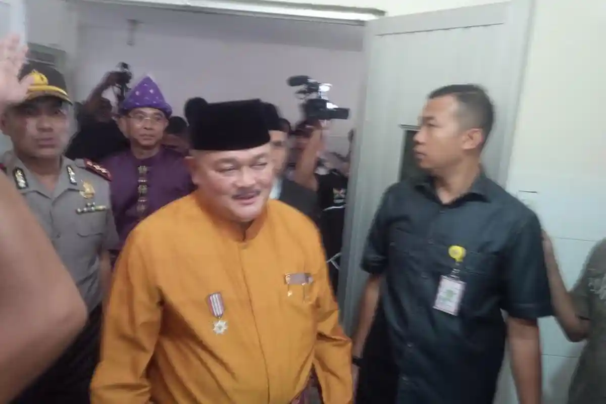 Alex Noerdin Kunjungi Keluarga Korban Penembakan Polisi, Enggan Berikan Tanggapan