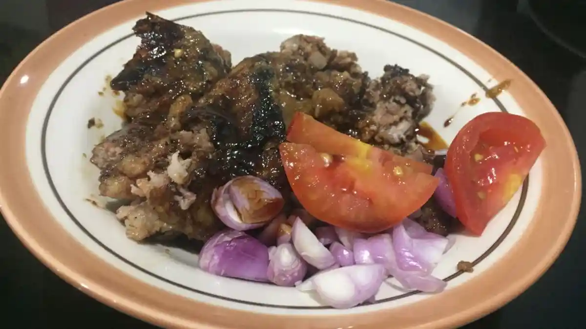 Sejarah Sate Kambing Bu Hj. Bejo, Kuliner Legendaris Solo yang Punya Menu Andalan Sate Buntel