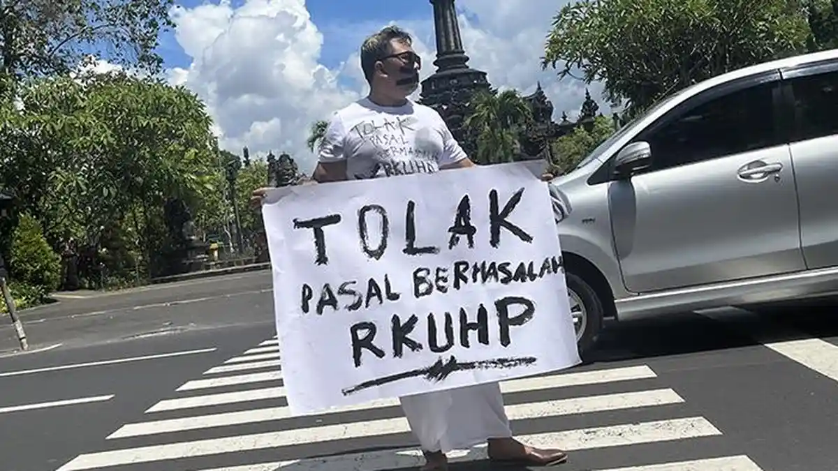 DPR Sahkan RKUHP, 12 Aturan Dianggap Bermasalah, Kumpul Kebo Hingga Kritik Pemerintah Dipertanyakan