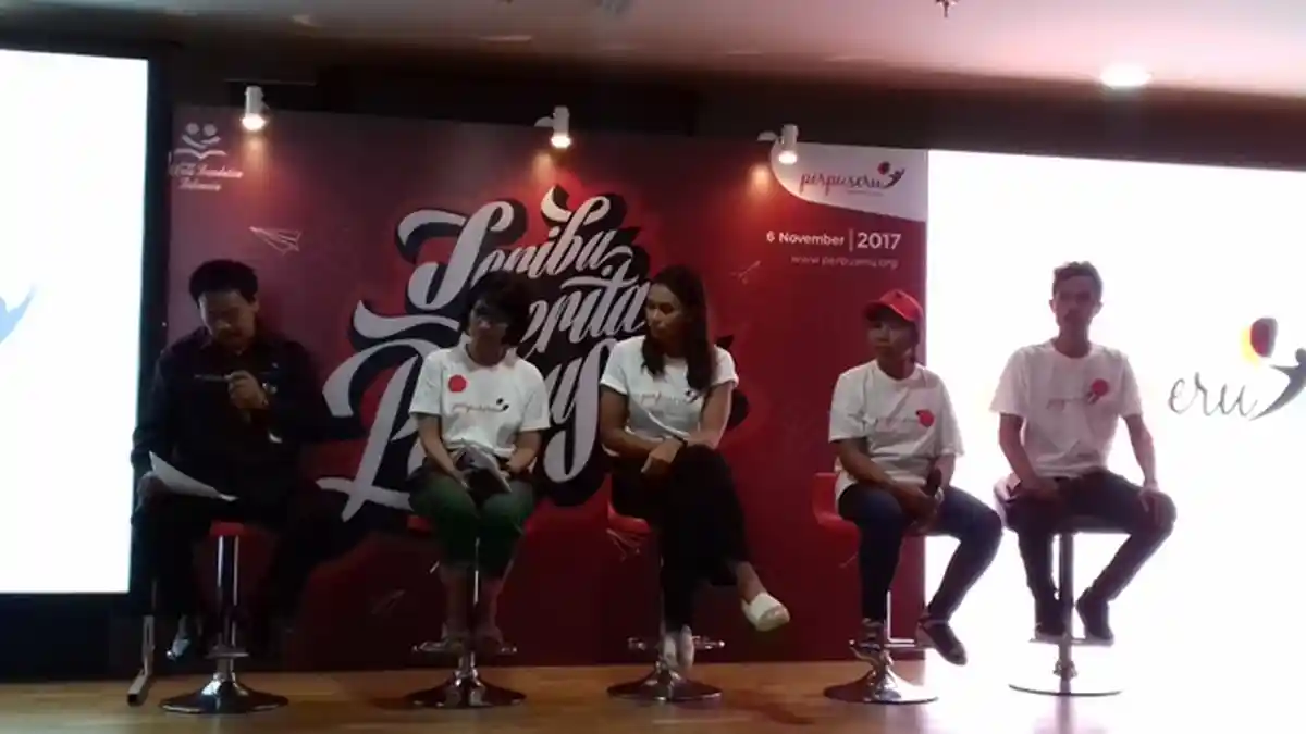 Hobi Membaca, Adinia Wirasti Dukung ''Seribu Cerita PerpuSeru''