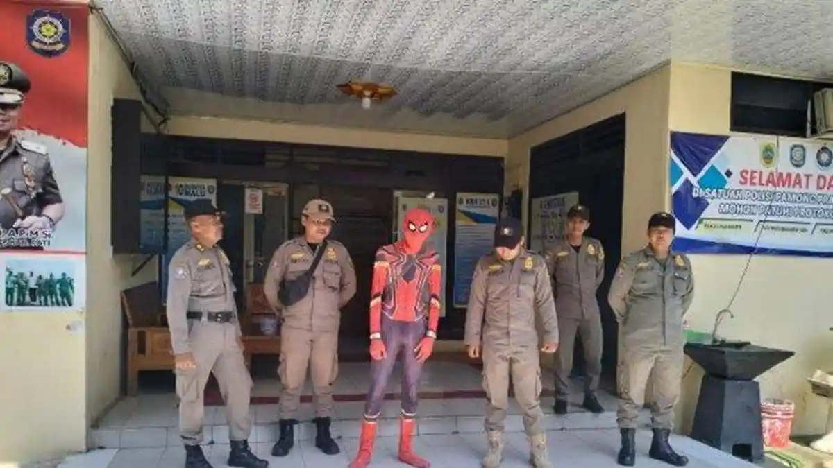 Pengemis Berkostum SpiderMan yang Diamankan Satpol PP Pati Berpenghasilan Minimal Rp100 Ribu Sejam