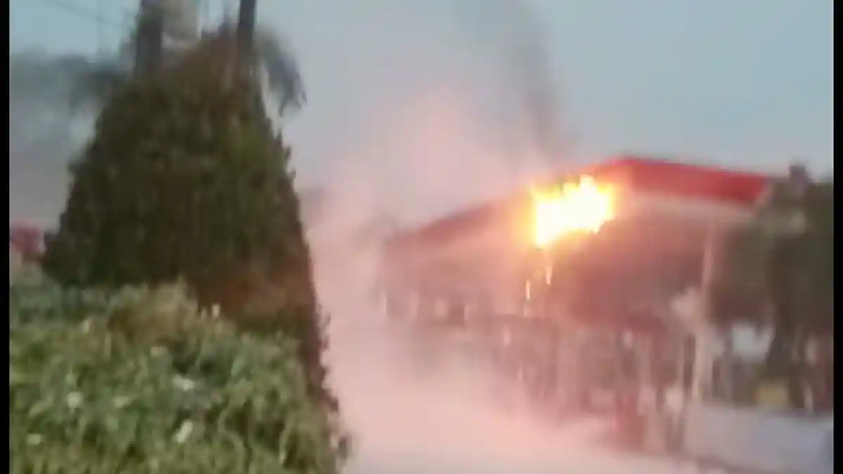 Akibat Konsleting Listrik, Kanopi SPBU di Jatinom Klaten Terbakar