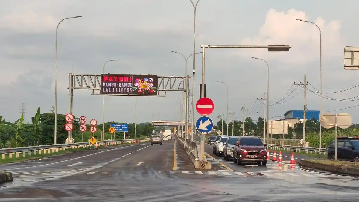 Arus Lalu Lintas di Exit Tol Leces Probolinggo dan Jalur Menuju Lumajang-Jember Kembali Lancar