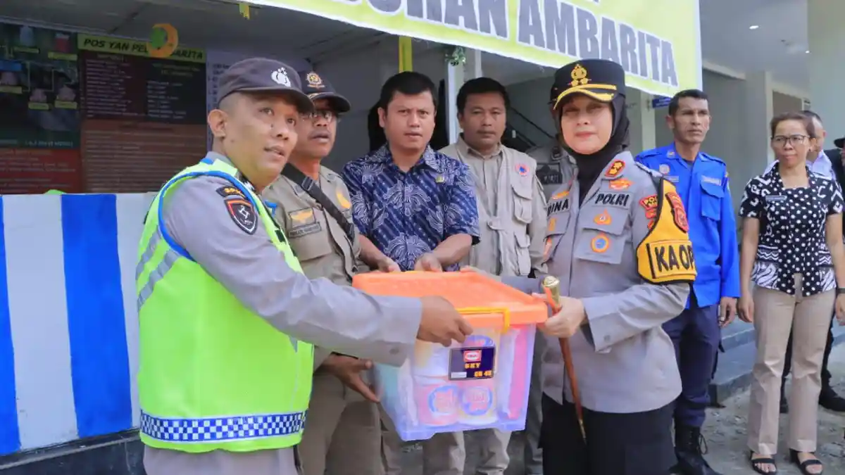Pastikan Keamanan dan Kenyamanan Pemudik,  Kapolres Samosir dan PJU Polda Sumut Tinjau Pos Pelayanan