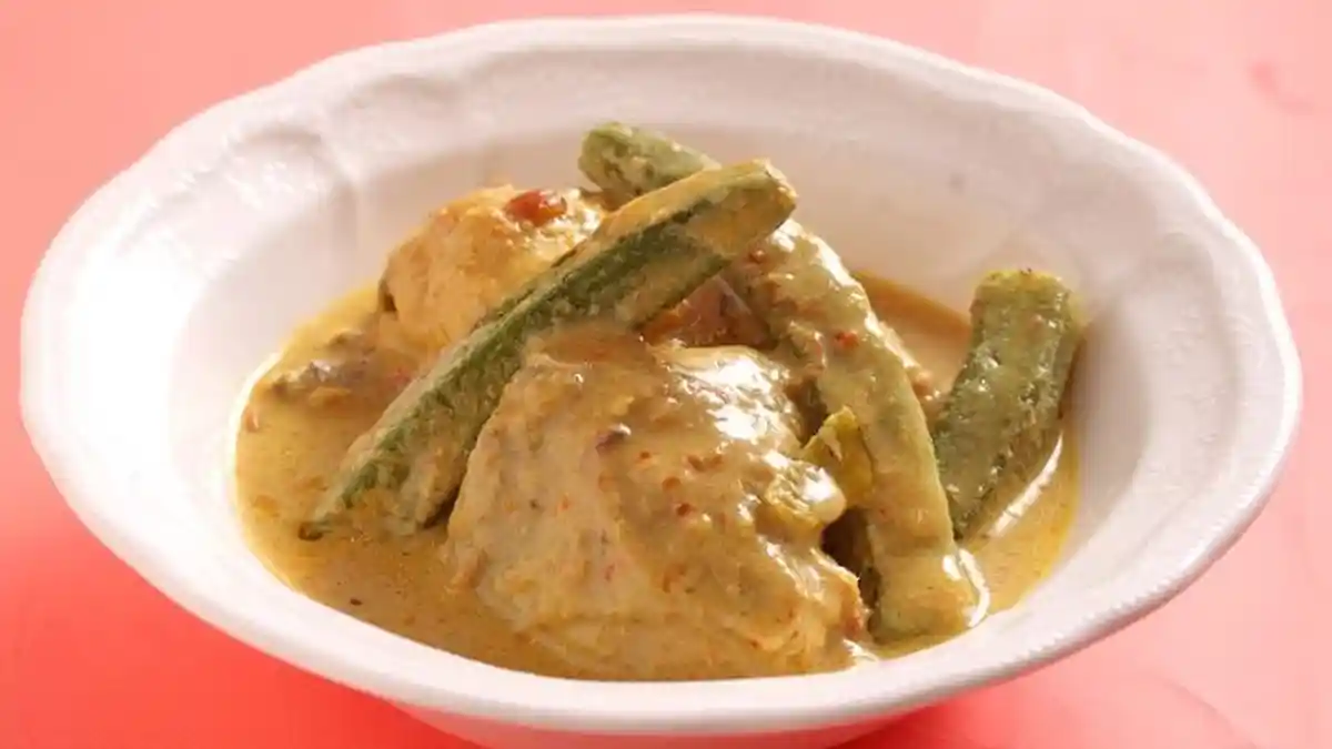 Resep Ayam Santan Okra Enak, Menu Olahan Ayam Berkuah Santan yang Bikin Nagih