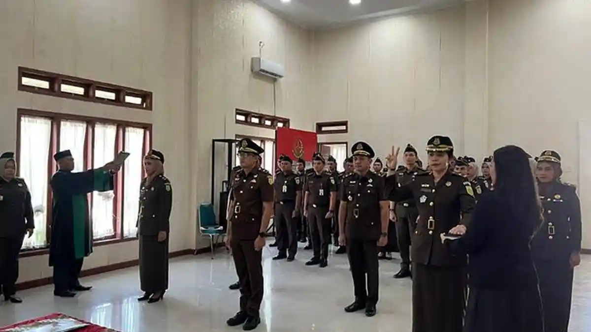 Kajari Bireuen Lantik Tiga Pejabat Baru, Ini Nama-namanya