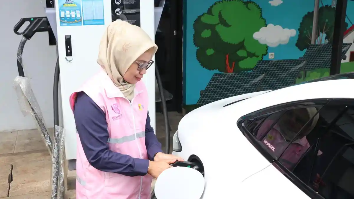 Cerita Estuning Rahayu, Srikandi PLN Siaga Sepanjang Arus Mudik & Balik Lebaran 2025