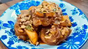 Resep Kaki Sapi Bumbu Kecap Pedas yang Bikin Ngiler