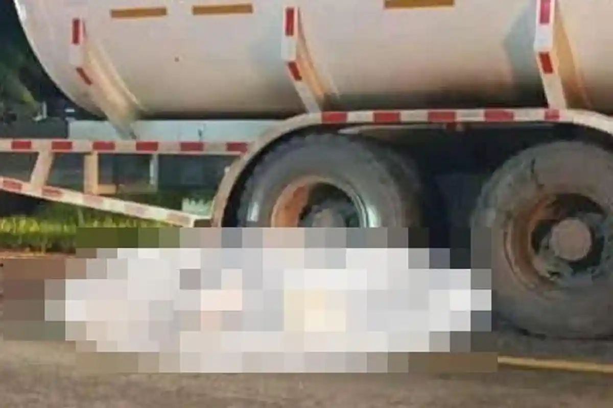 Kecelakaan Maut, Seorang Pengendara Motor Tewas Seusai Tertabrak Truk