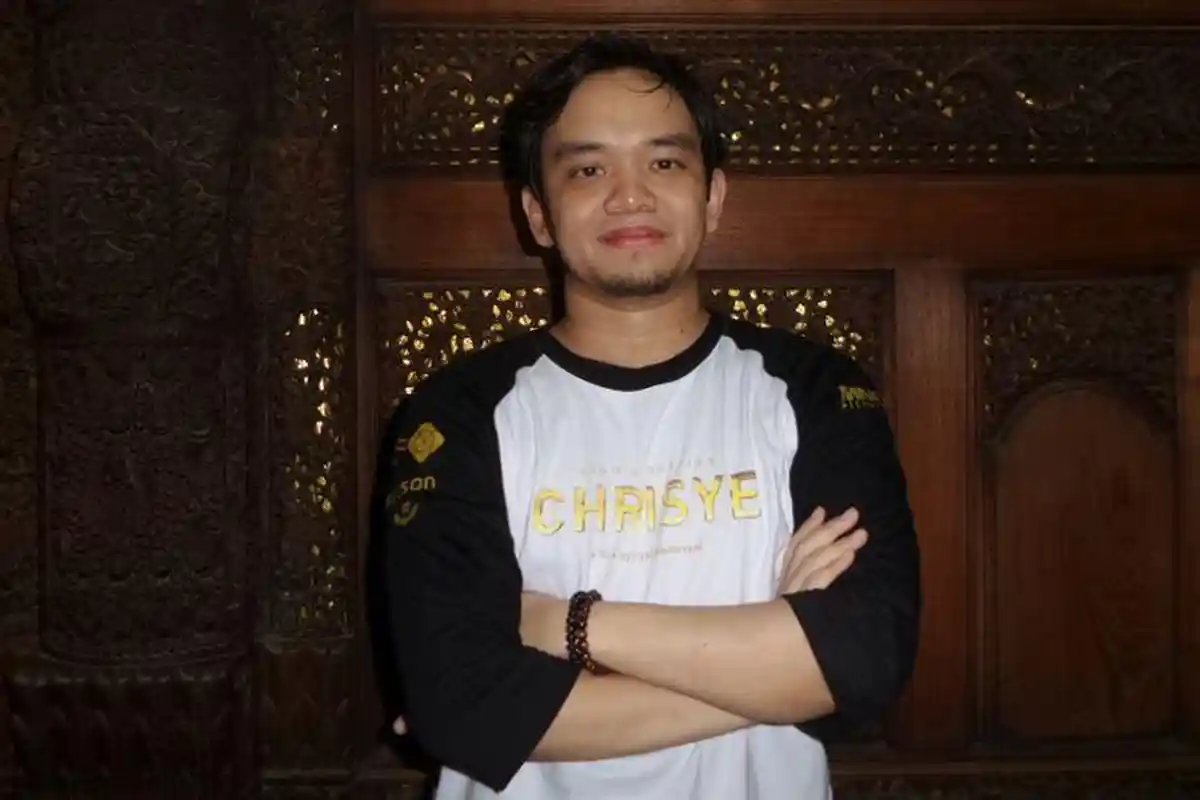 Cerita Putra Chrisye Ikuti Jejak Sang Ayah, Hilang Pekerjaan Sampai Lagu Ditolak Label Musik