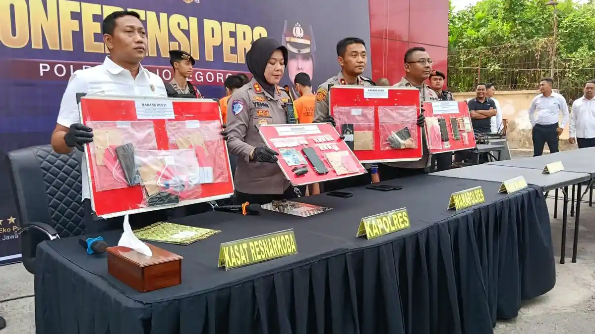 Terbuai Cinta Buta, Pemuda Bojonegoro Transfer Uang Rp 24,35 Juta ke ...