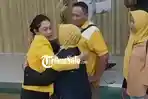 Sejumlah-kader-Partai-Golkar-Solo-menangis.jpg