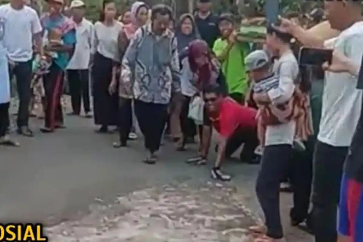 Viral Sosok Ngatimin, Kakek di Gunungkidul Jalan Merangkak 1 KM, Dapat Dukungan dari Puluhan Warga