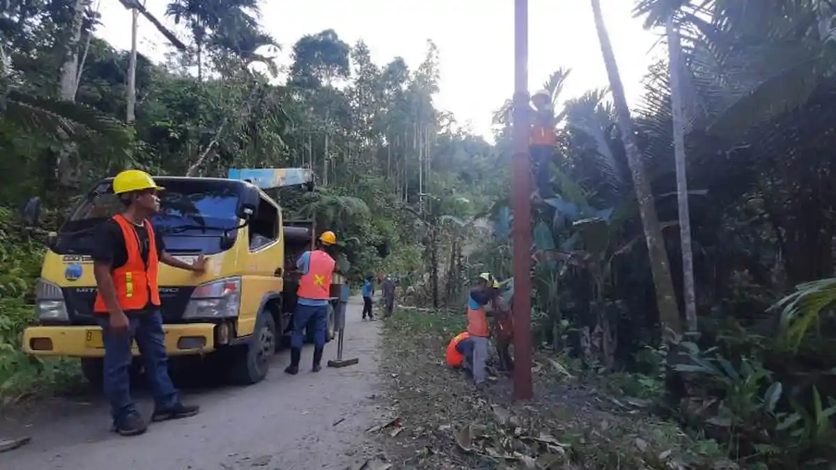 10 Desa Terpencil di Nias dan Nias Selatan Dalam Waktu Dekat Akan Terang Benderang