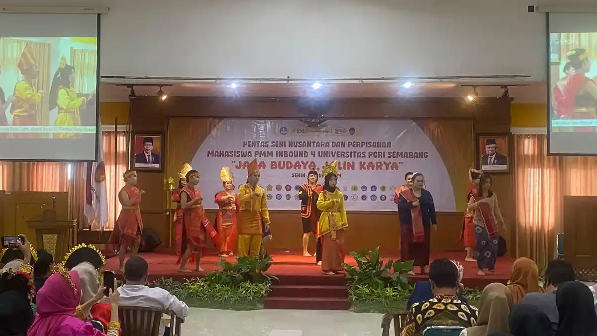 Pentas Seni “Jaga Budaya Jaga Karya” Menjadi Perpisahan Mahasiswa PMM UPGRIS