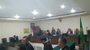 Sekda-Kendari-Ridwansyah-Taridala-Divonis-Bebas.jpg
