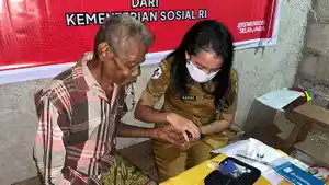 Layanan-pemeriksaan-kesehatan-di-Desa-Persiapan-Hauhafo.jpg