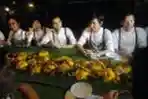 The Changcuters Nikmati Makan Berbaur Makan Bersama Fans Chibi