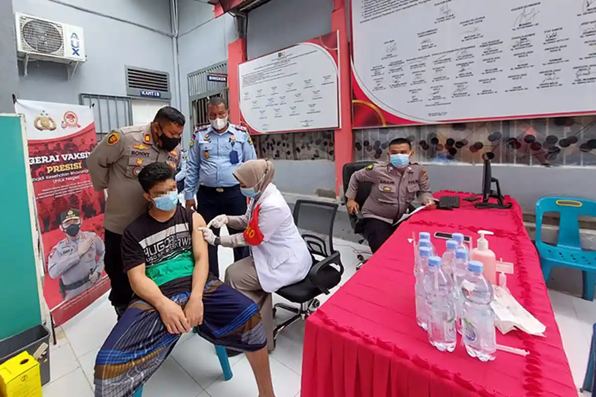 Narapidana Lapas Bireuen Disuntik Vaksin, Antisipasi Covid-19