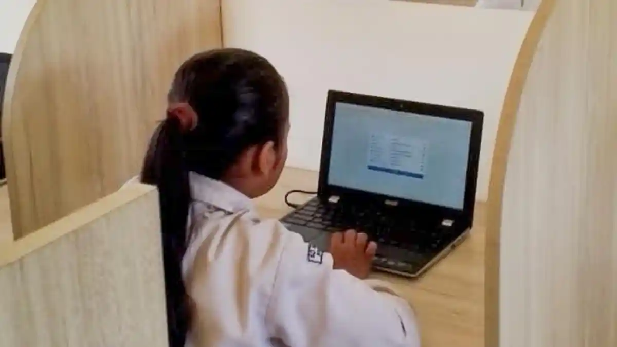 Agar Siswa Bisa Ikut ANBK, Guru SD di Tanjung Irat Lingga Ini Andalkan Hotspot Internet dari HP - SDN-10-Singkep-Barat-ANBK.jpg