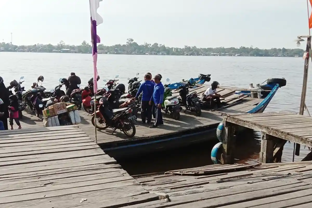 Belum Ada Jembatan Penyeberangan, Warga Seranau Sulit Bangun Rumah Permanen