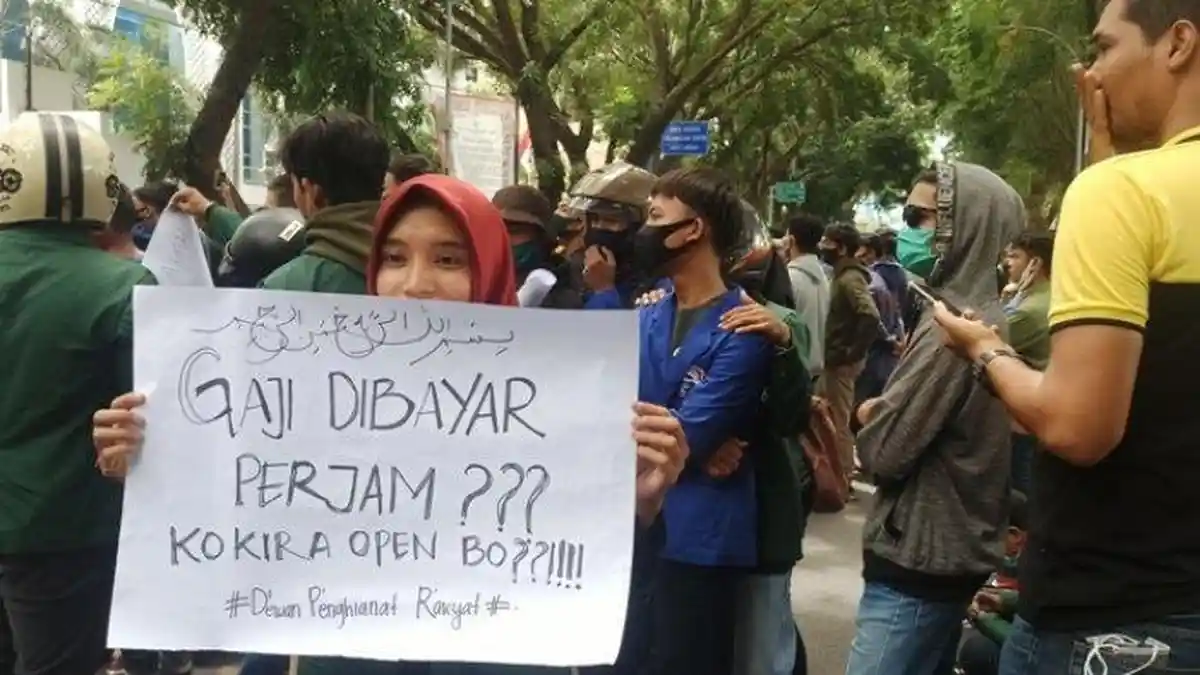Pelajar Diduga Lempari Aparat Keamanan Saat Demo di Medan, Beberapa Polisi Terluka